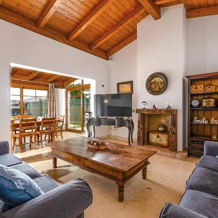 Sherry By Villa Corralejo